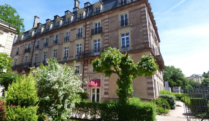 Le Grand Hotel de Plombières by Popinns