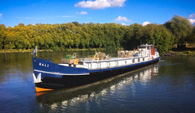 Bateau péniche au coeur de Lille