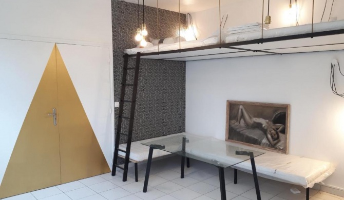 Luminous 25m² MONTREUIL 5 minutes Paris