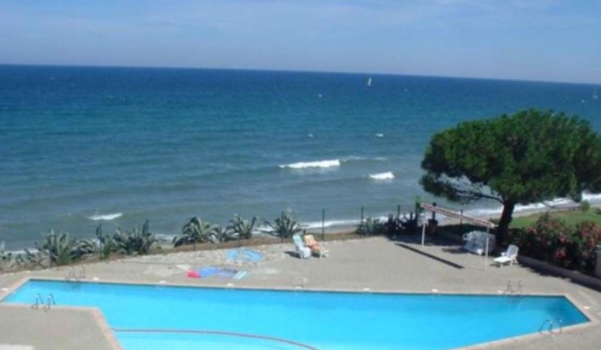 Appartement vue sur mer avec piscine